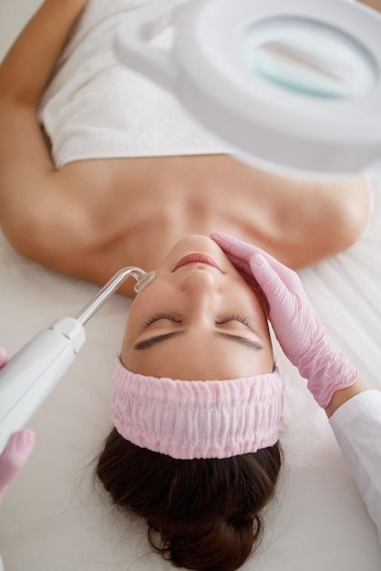 Dermapen vs Traditional Microneedling: What’s the Difference?